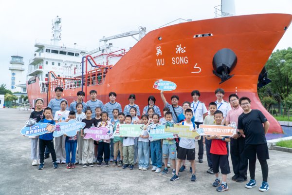 亿盛资产 致敬所有以海为生的勇者，世界因你们而相通！青年演绎620年前的蓝色交响